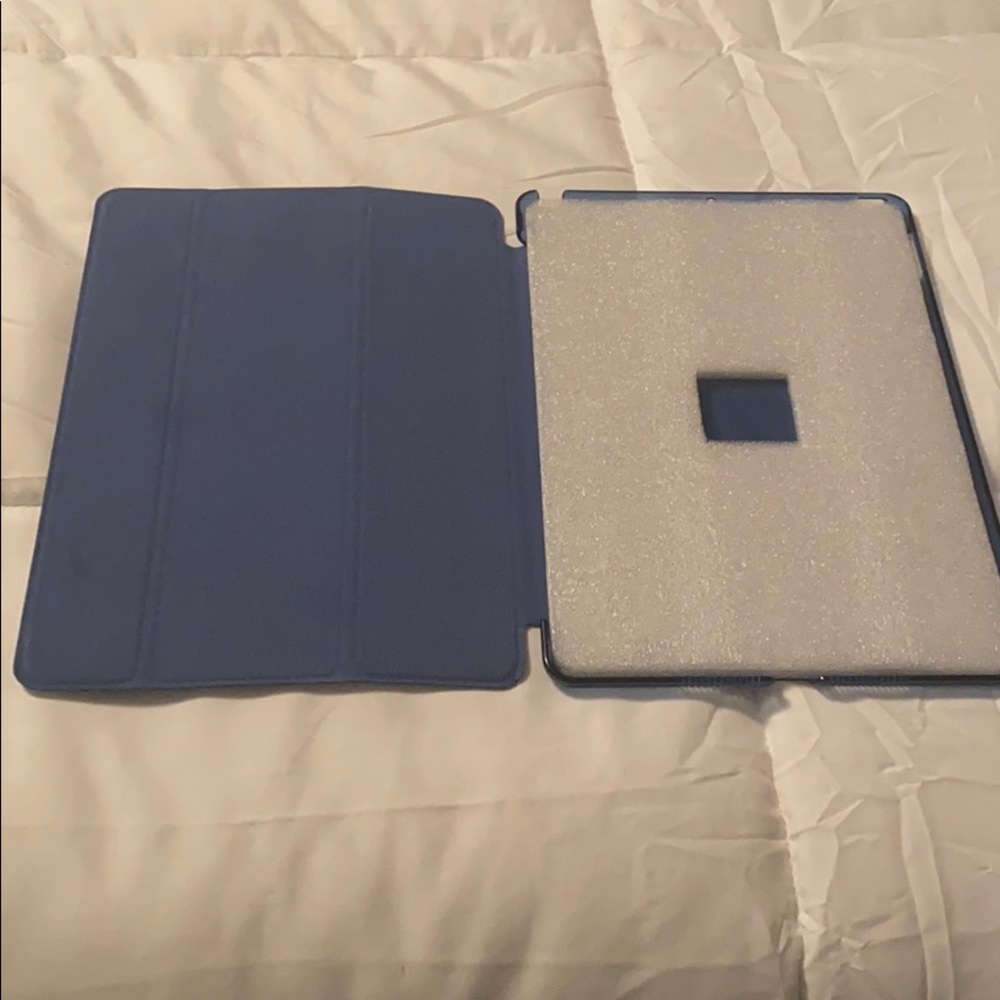 iPad case - Picture 2 of 5
